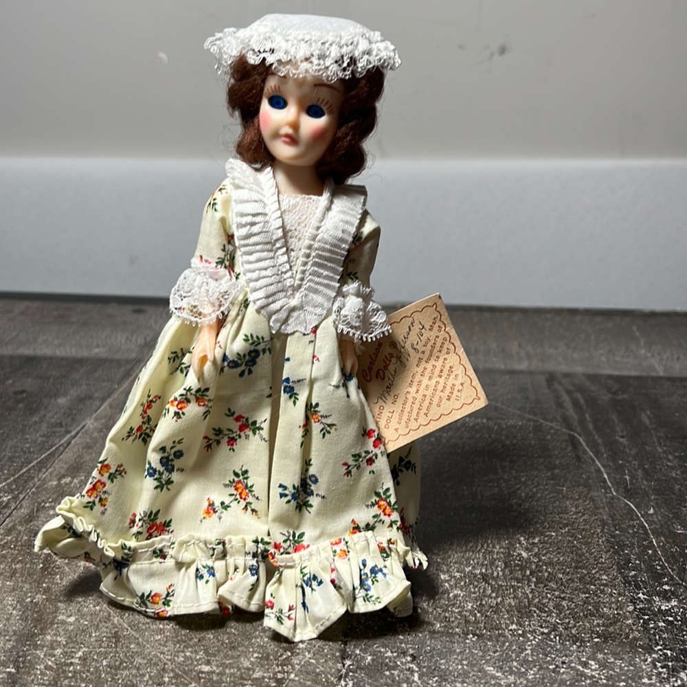 Vintage CARLSON DOLLS Martha Jefferson No. 8-104 Original Tag